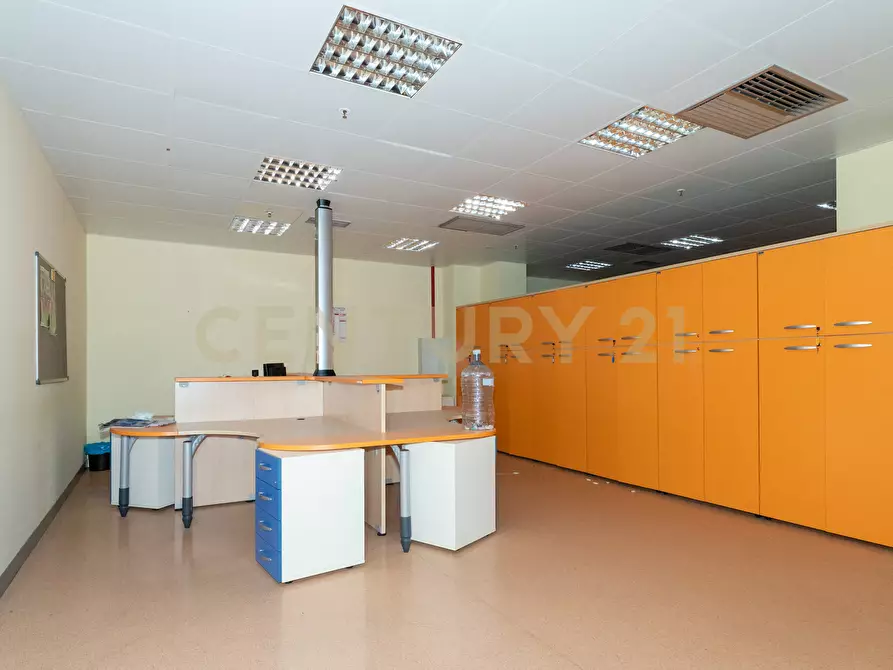 Immagine 39 di Attività artigianale in vendita  in Strada III Mimosa 14 a Catania