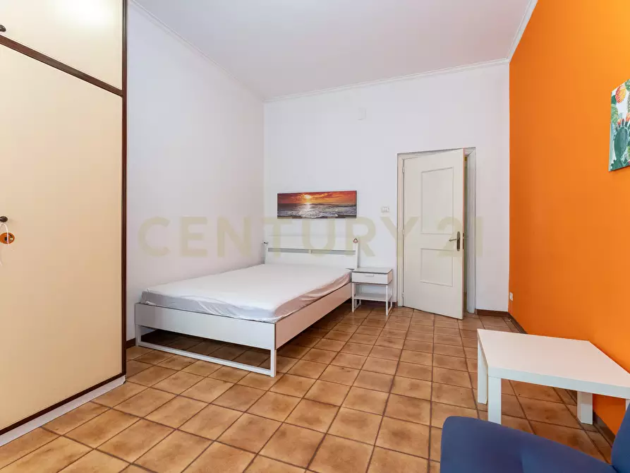 Immagine 18 di Pentalocale in vendita  in Via Enna 15 a Catania