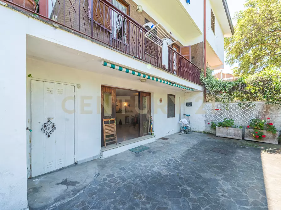 Immagine 19 di Villetta a schiera in vendita  in Viale dei Gladioli 12 a Anzio