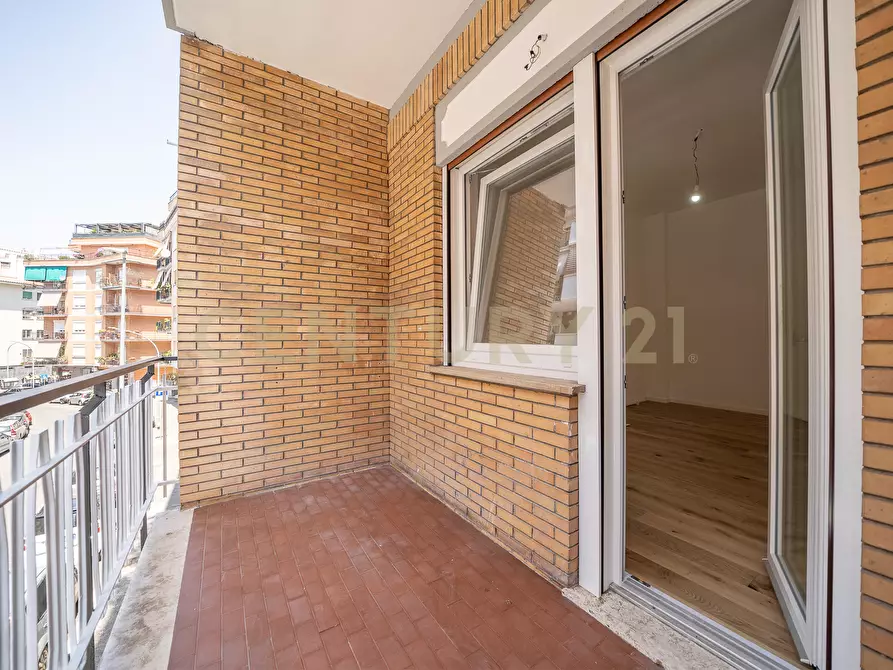 Immagine 45 di Trilocale in vendita  in Via Carlo Dossi 80 a Roma