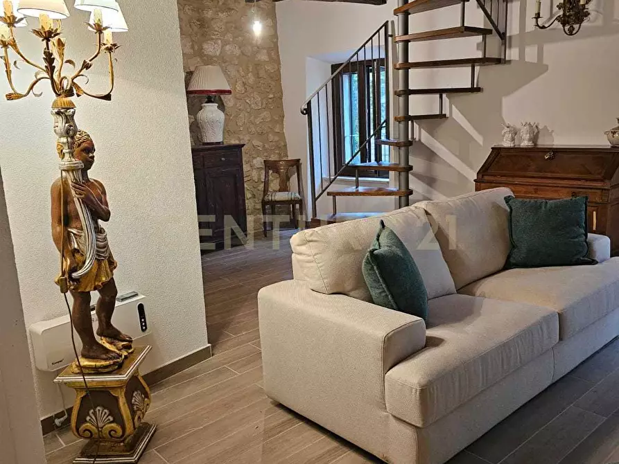 Immagine 1 di Porzione di casa in vendita  in via della cisterna snc a Semproniano