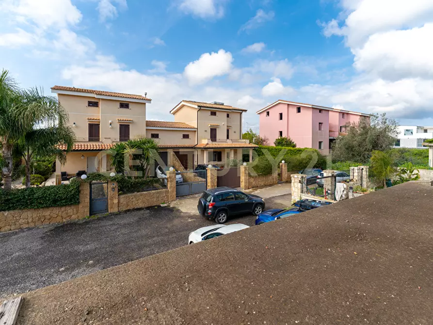 Immagine 37 di Villa in vendita  in Via Vitaliano Brancati SNC a Augusta