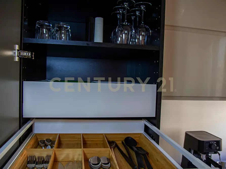 Immagine 34 di Bilocale in affitto  in Via Montecristo 10 a Roma