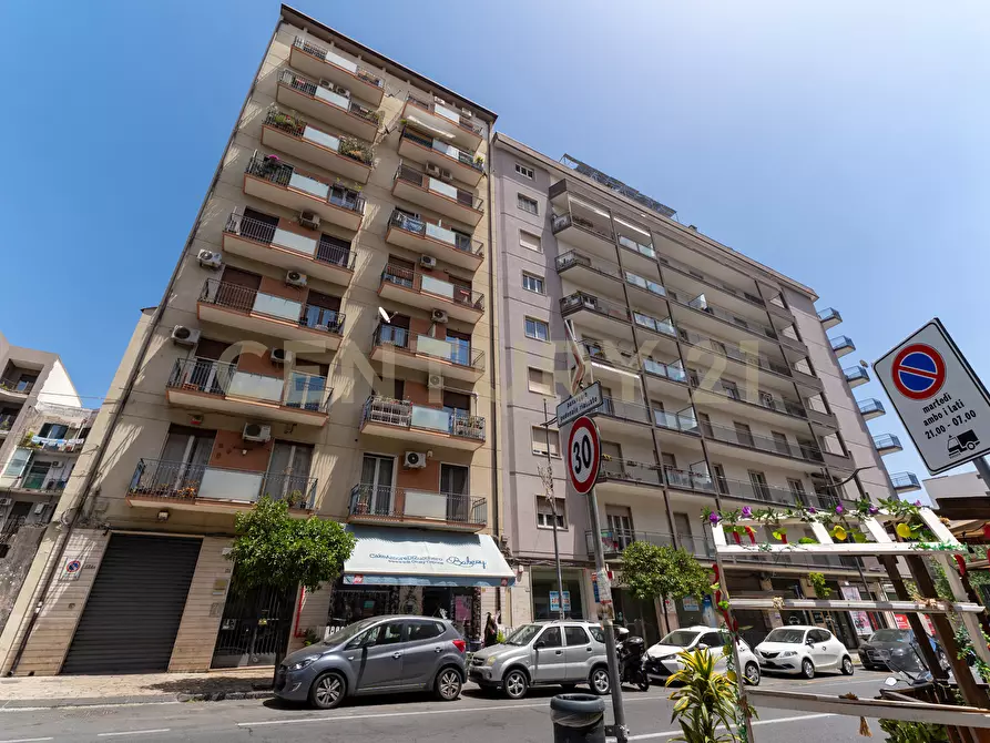 Immagine 8 di Pentalocale in vendita  in Corso delle Province 124 a Catania