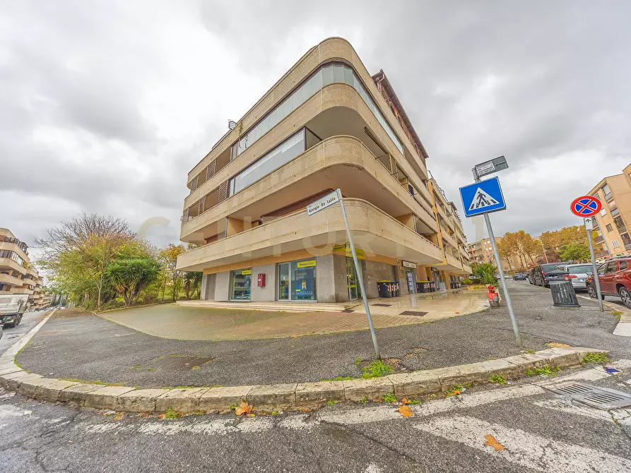 Immagine 20 di Bilocale in vendita  in Via Paolo Stoppa 38 a Roma