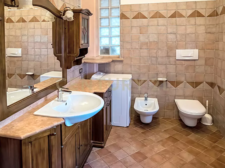 Immagine 61 di Villa in vendita  in Via Adige 25 a Brentino Belluno