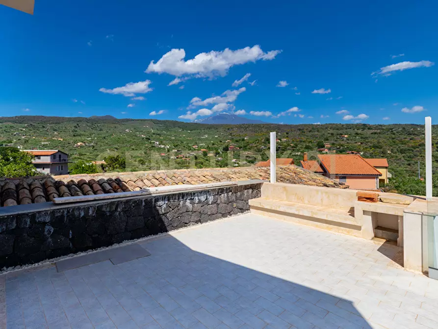 Immagine 75 di Villa in vendita  in SS284 a Adrano