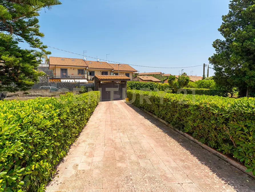 Immagine 8 di Villa in vendita  in Via Salemi 18 a Mascalucia