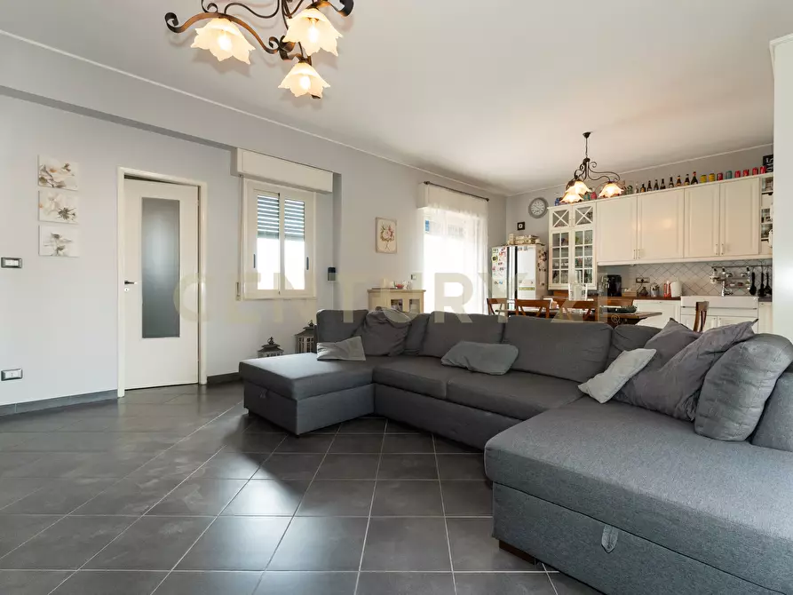 Immagine 37 di Quadrilocale in vendita  in Via Veglia 1 a Catania