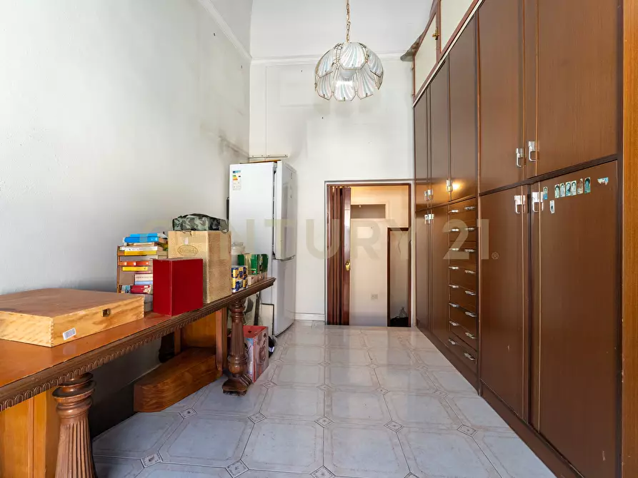 Immagine 26 di Pentalocale in vendita  in Via Giuseppe Garibaldi 179 a Catania