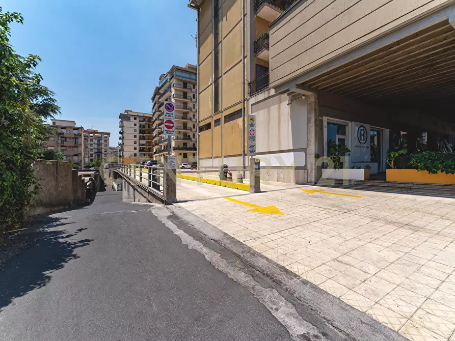Immagine 41 di Quadrilocale in vendita  in Via Vincenzo Giuffrida 203 a Catania