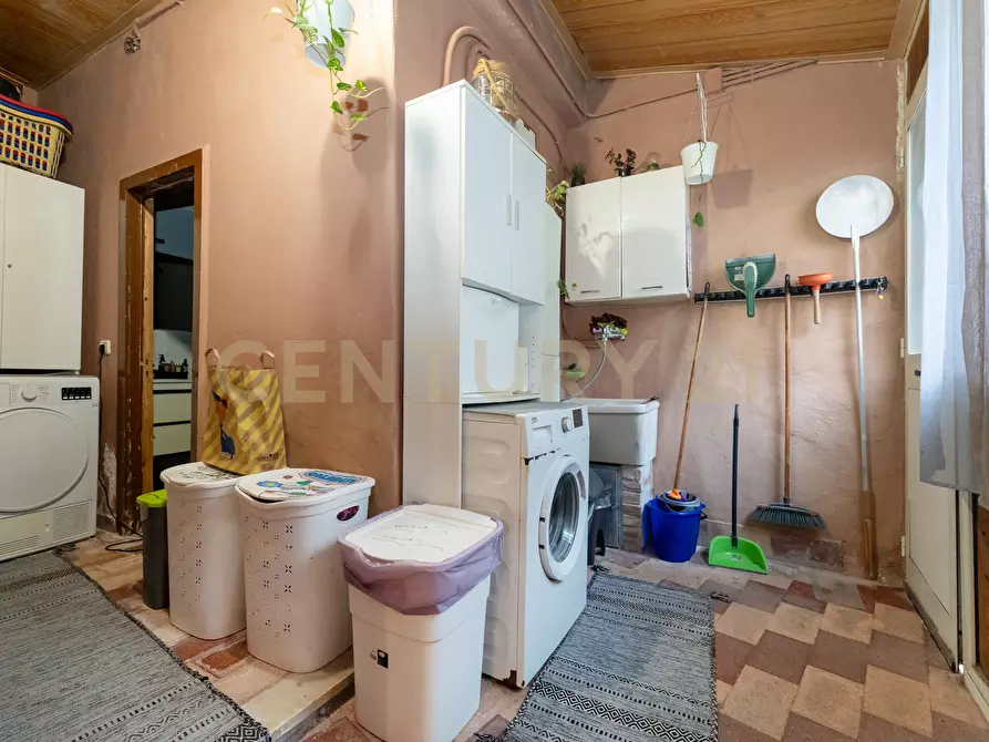 Immagine 15 di Casa indipendente in vendita  in Piazza Guglielmo Marconi 1 a Camporotondo Etneo