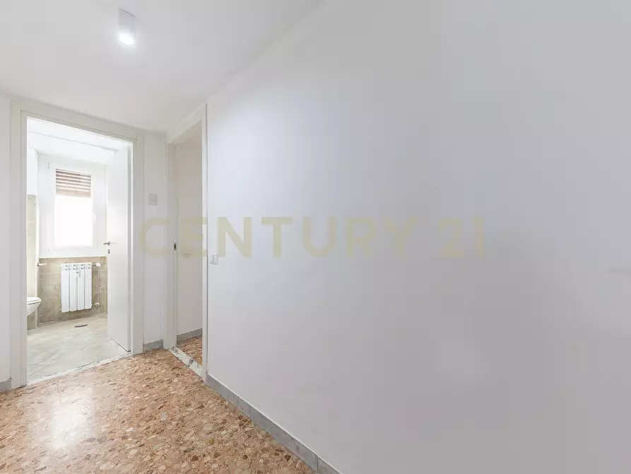 Immagine 21 di Trilocale in vendita  in Via Luigi Rava 9 a Roma