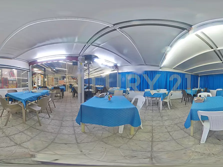 Immagine 40 di Pizzeria / Pub in vendita  in Viale Mario Rapisardi 646 a Catania