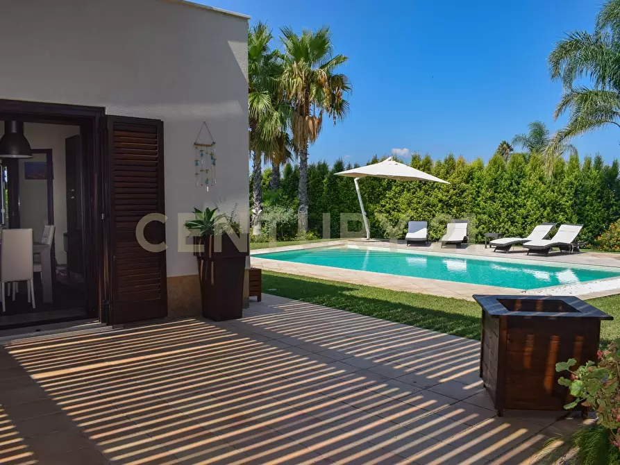 Immagine 1 di Villa in vendita  in Contrada Gisira 2/A a Augusta