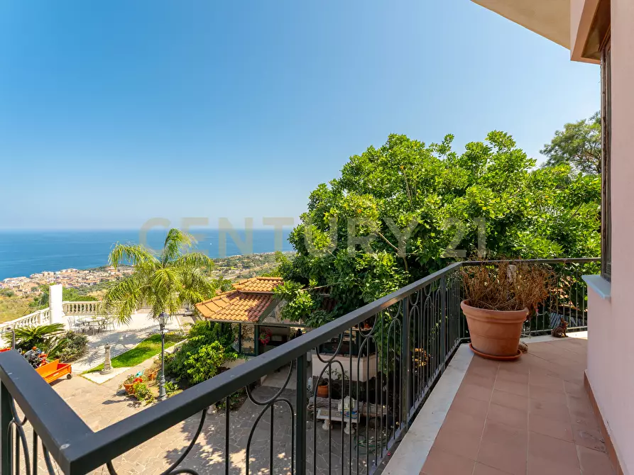 Immagine 19 di Villa in vendita  in Via Timparosa 39 a Aci Castello