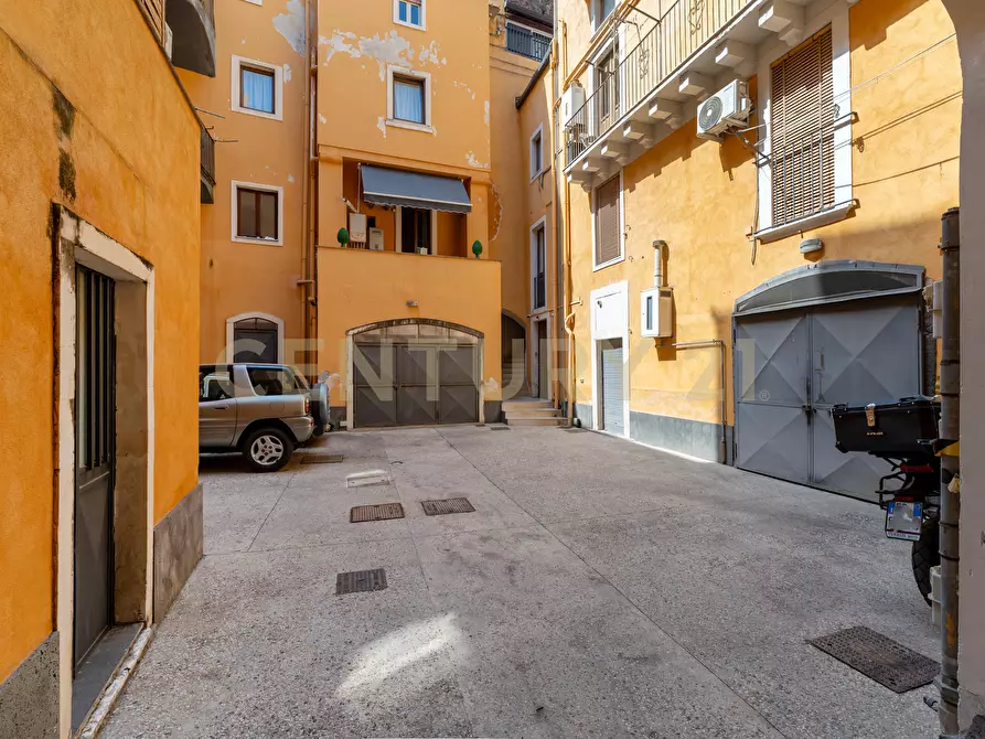 Immagine 5 di Pentalocale in vendita  in Via Antonino di Sangiuliano 185 a Catania