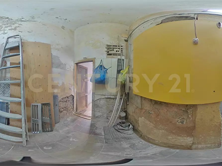 Immagine 27 di Bilocale in vendita  in Via Celeste 71 a Catania