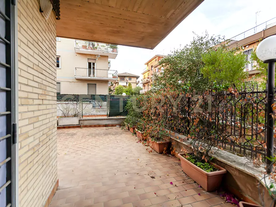 Immagine 23 di Trilocale in vendita  in Via Montasola 34 a Roma