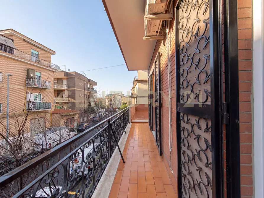 Immagine 28 di Bilocale in vendita  in Via Enrico Bondi 294 a Roma