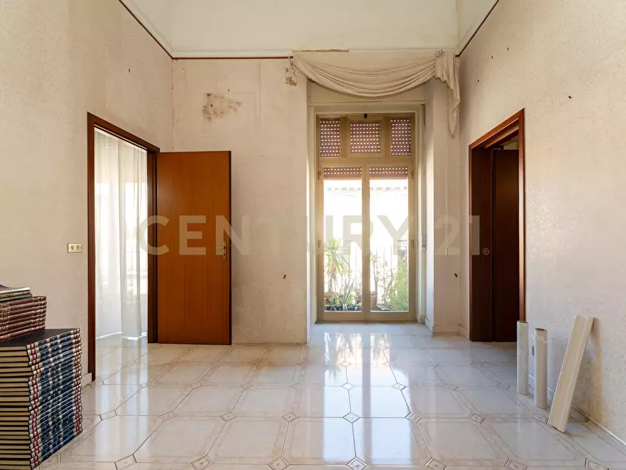Immagine 18 di Pentalocale in vendita  in Via Giuseppe Garibaldi 179 a Catania