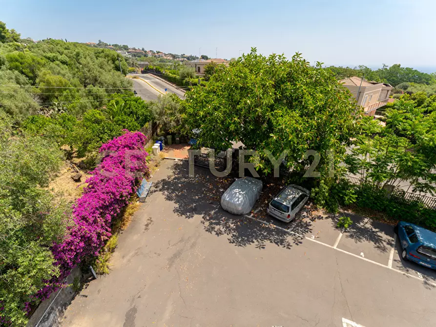 Immagine 35 di Loft/Open space in vendita  in Via Madonna delle Lacrime 64 a San Giovanni La Punta