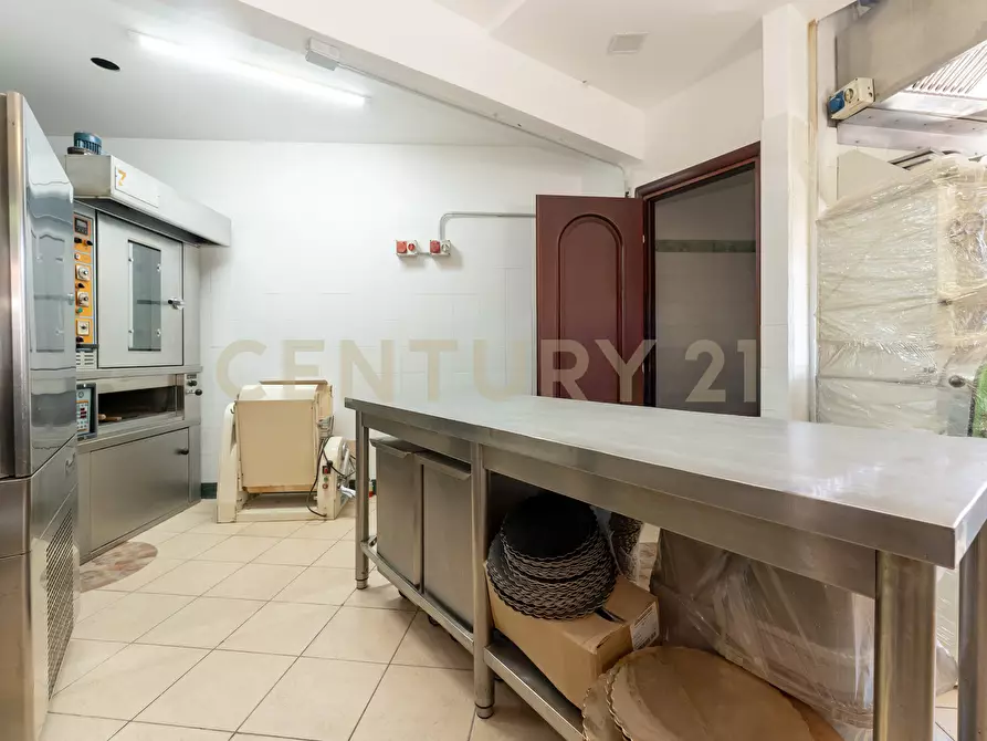 Immagine 31 di Bar / Ristorante in vendita  in Viale Papa Giovanni XXIII 46 a Camporotondo Etneo
