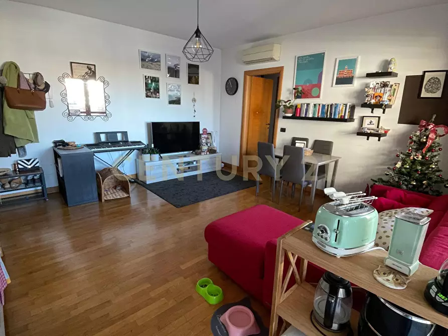 Immagine 3 di Bilocale in affitto  in via Giuseppe De Santis 3 a Roma