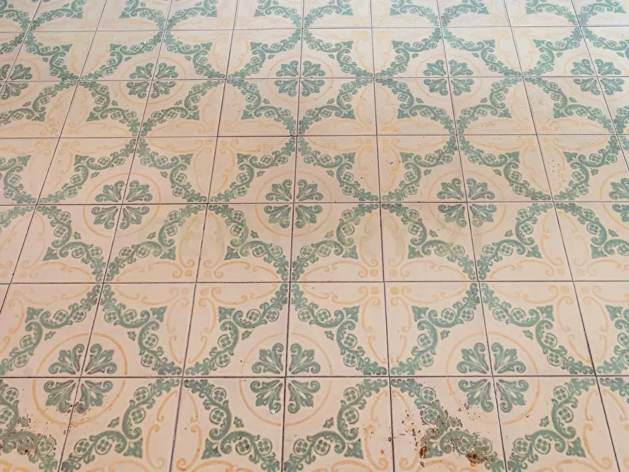 Immagine 15 di Pentalocale in vendita  in Via Edmondo de Amicis 62 a Catania