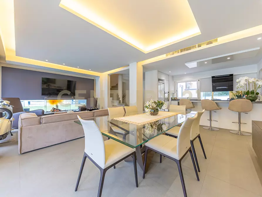 Immagine 40 di Villa in affitto  in Via Bedollo 117 a Roma