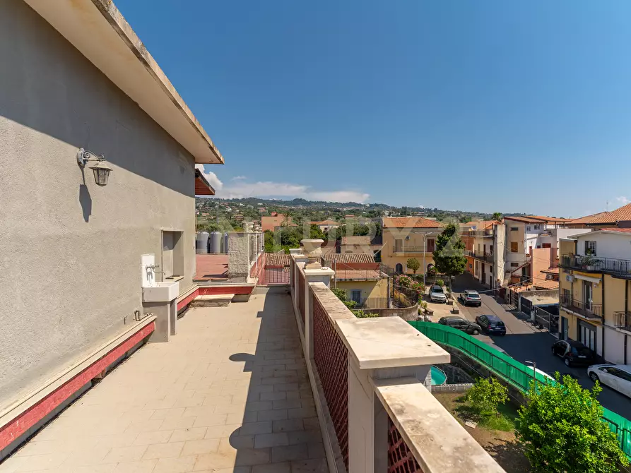 Immagine 49 di Villa in vendita  in Via Quartiere Longo 18 a Aci Castello