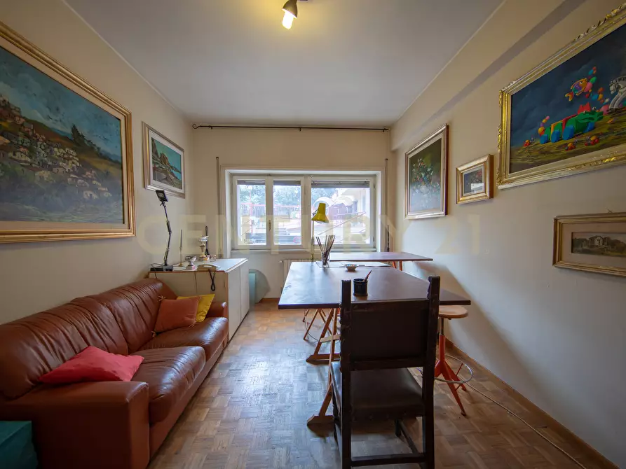 Immagine 3 di Bilocale in vendita  in Via Giovanni Caselli 11 a Roma