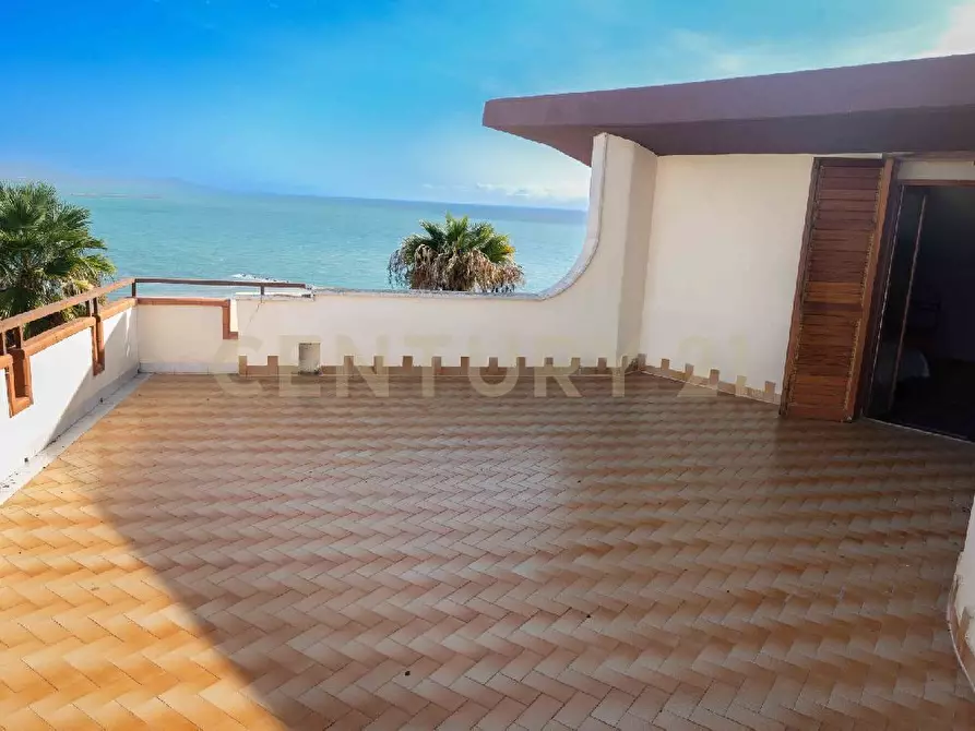 Immagine 12 di Villa in vendita  in Via delle Rose a Porto Empedocle