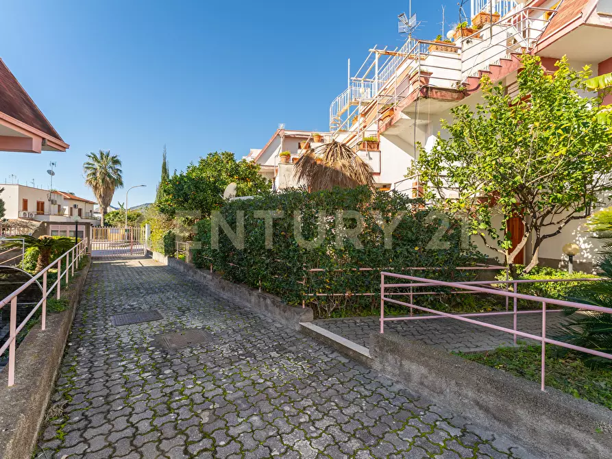 Immagine 42 di Bilocale in vendita  in Via Nazionale 74 bis a Letojanni