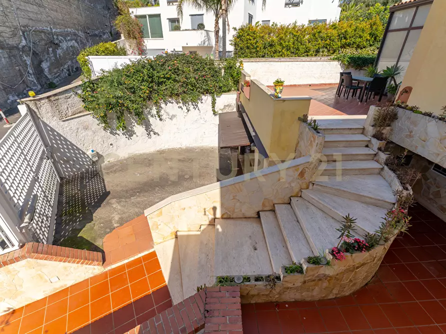 Immagine 14 di Villa in vendita  in Via Antonello da Messina 57 a Aci Castello