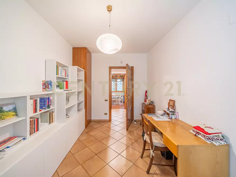 Immagine 11 di Quadrilocale in vendita  in Via Vittorio Valletta 8 a Roma