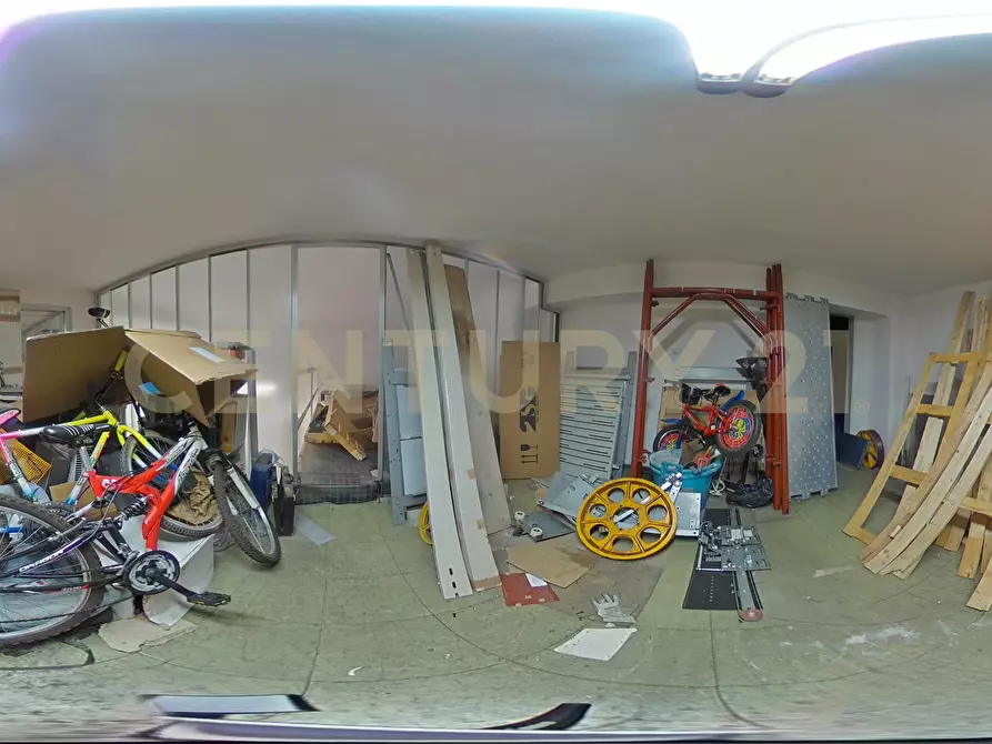 Immagine 36 di Locale commerciale in vendita  in Via Timoleone 1a a Catania