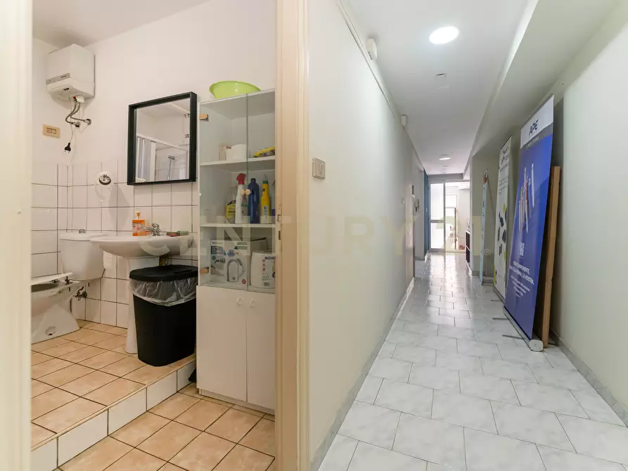 Immagine 24 di Ufficio in vendita  in Via Grazia Deledda 17/A a Catania