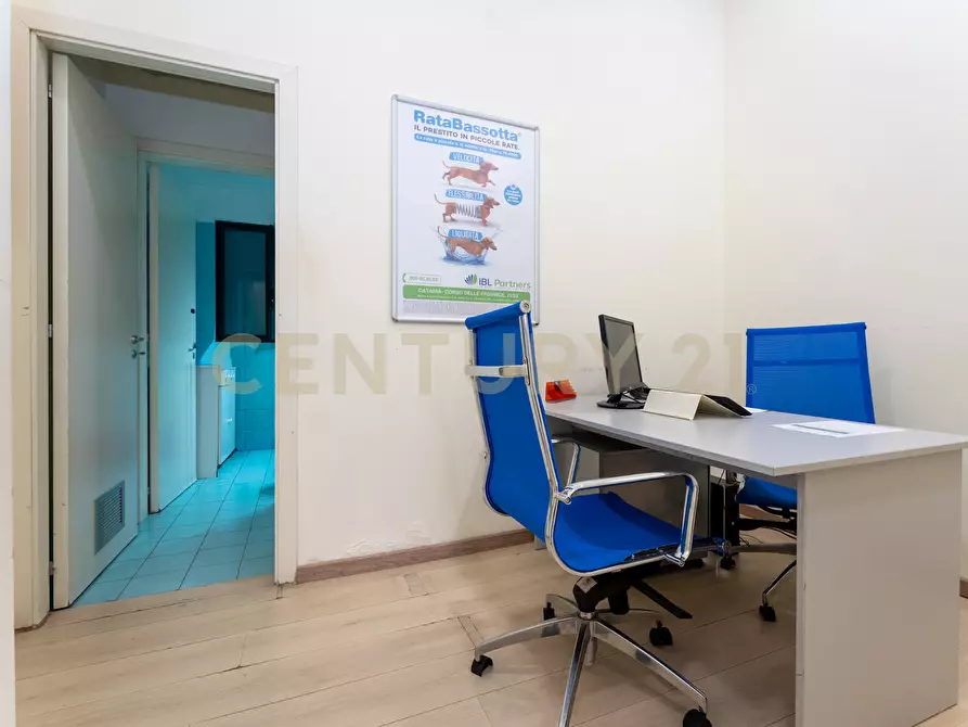 Immagine 26 di Locale commerciale in vendita  in Corso delle Province 23 a Catania