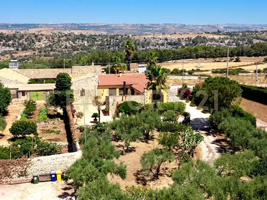 Immagine 3 di Villa in vendita  in Contrada Pirato Cava Maria 37 a Modica