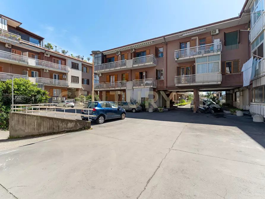 Immagine 32 di Quadrilocale in vendita  in Via Nazionale 32 a Aci Castello