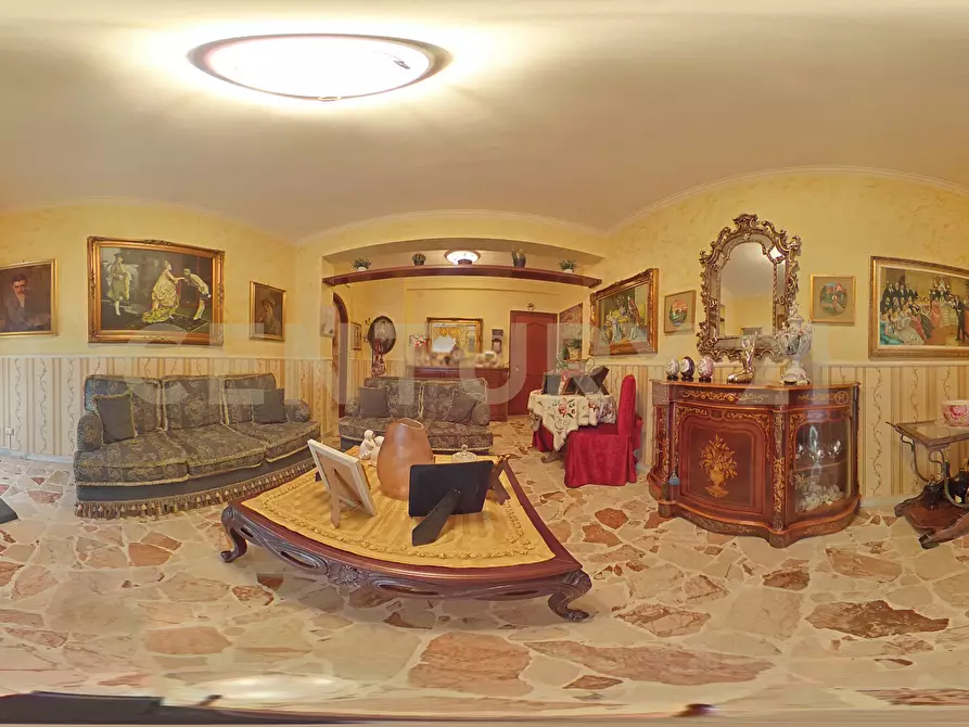 Immagine 57 di Pentalocale in vendita  in Via Carrubella 155 a Gravina Di Catania