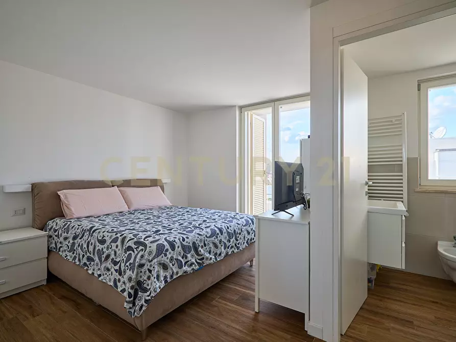 Immagine 15 di Attico in vendita  in Via Guglielmo Petroni 38 a Roma