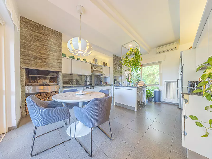 Immagine 12 di Villetta a schiera in vendita  in Via Cassia 1530 a Roma