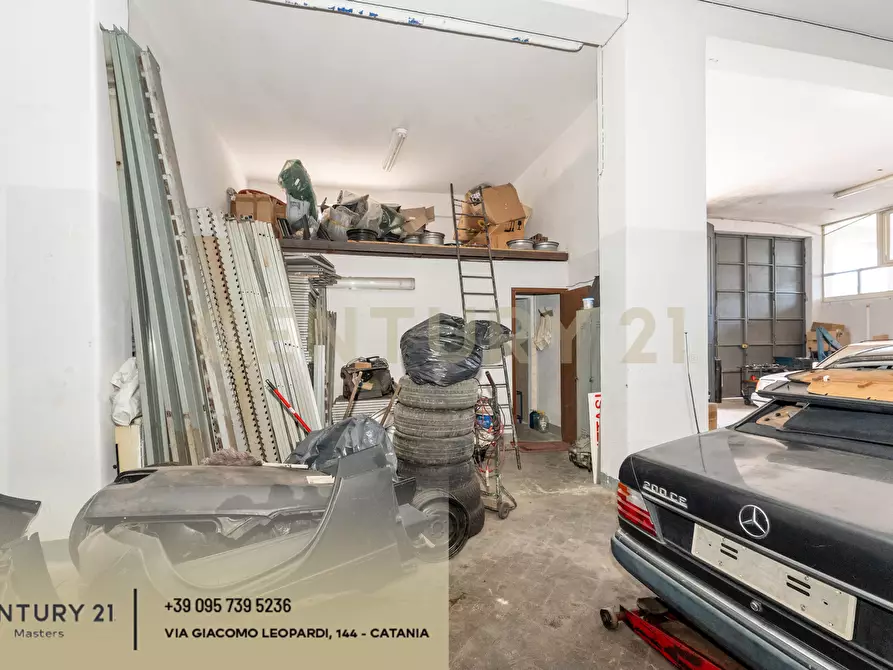 Immagine 10 di Locale commerciale in vendita  in Via Antonio Prestinenza 7 a Catania