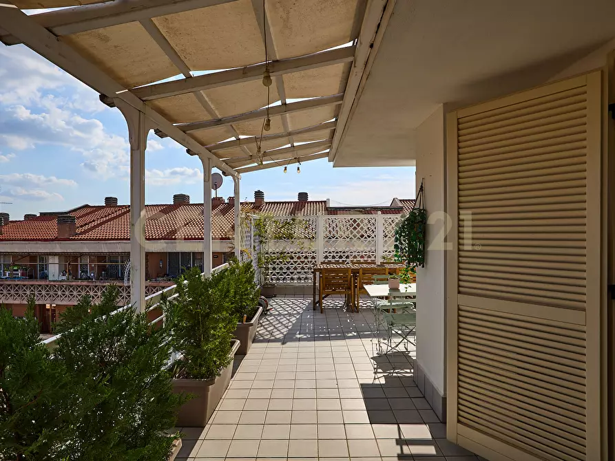 Immagine 14 di Attico in vendita  in Via Guglielmo Petroni 38 a Roma