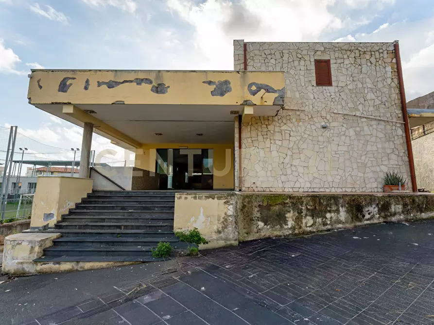 Immagine 5 di Showroom in vendita  in Via delle Scuole 1 a Aci Castello