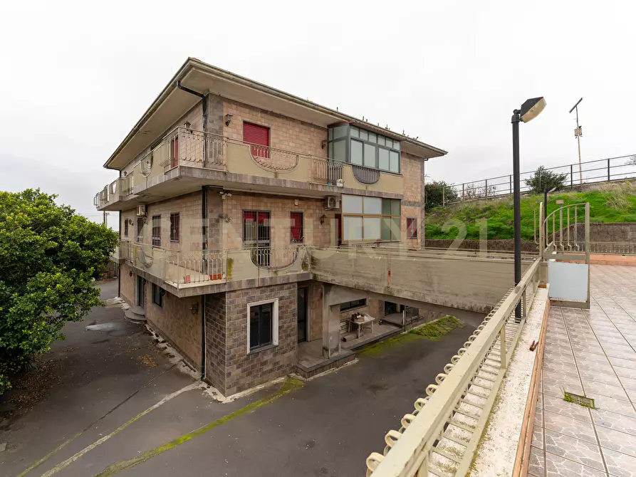 Immagine 54 di Villa in vendita  in Via delle Camelie 20 a Misterbianco