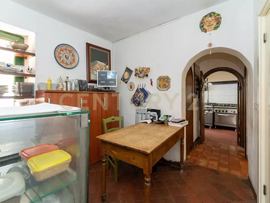 Immagine 34 di Bar / Ristorante in vendita  in Via Piave 3 a San Giovanni La Punta