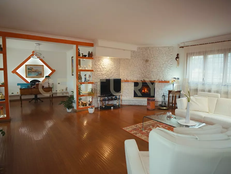 Immagine 2 di Villa in vendita  in Via delle Ginestre 13 a Sacrofano